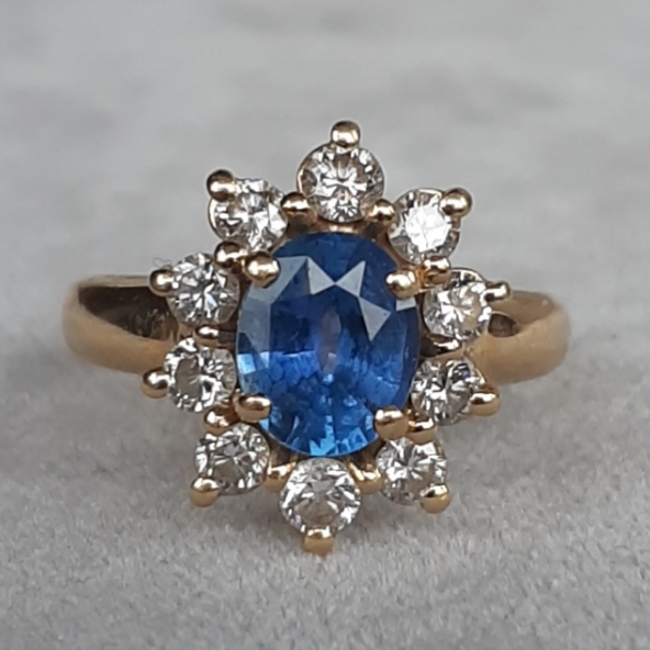 Authenticité — macro or & poinçon